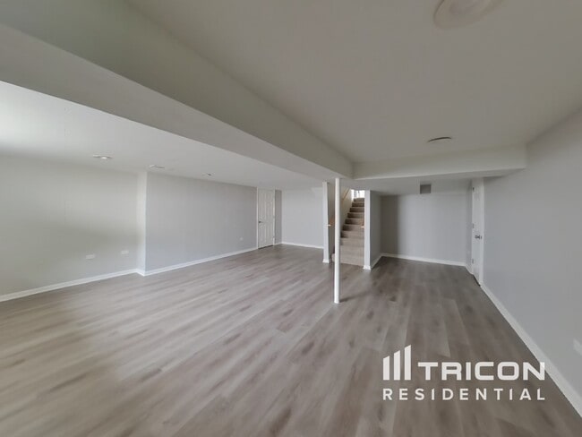 Building Photo - 1401 Oak Hill Ct