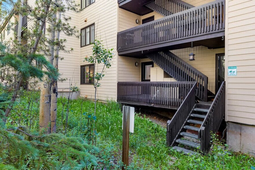 Building Photo - 246 Broken Lance Dr