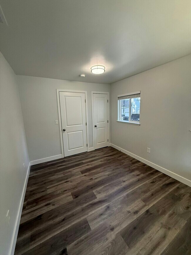Building Photo - 204 Lambert Ln