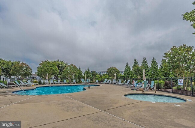 Building Photo - 18959 Gold Finch Cove