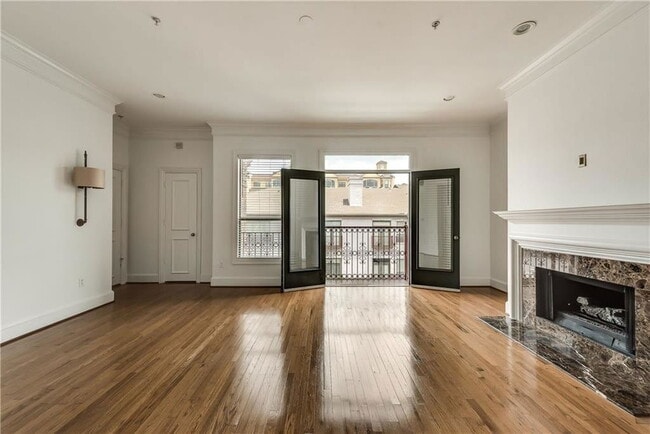 Building Photo - 2885 Woodside St