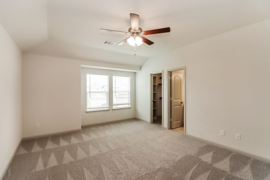 Building Photo - 7935 Cypress Country Dr