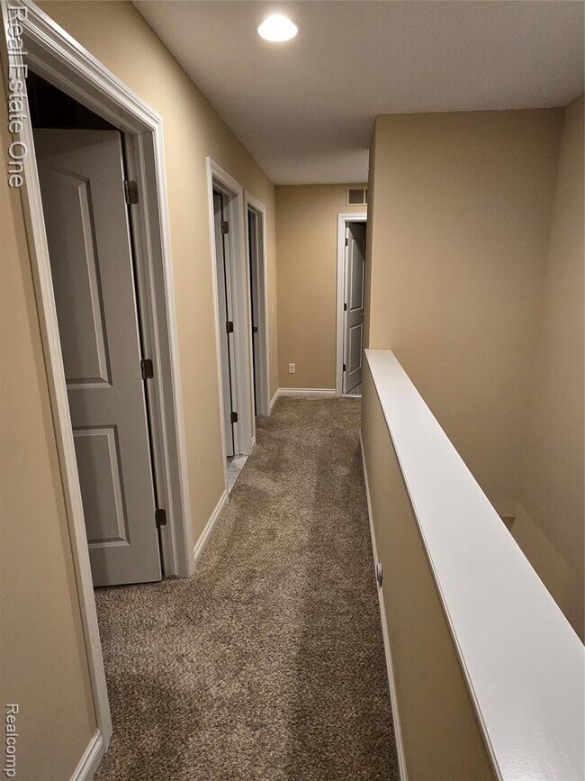 Building Photo - 1131 Woodslee Ave