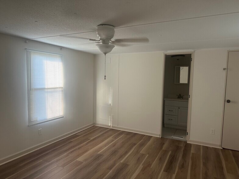 Building Photo - 3323 McKinley Rd
