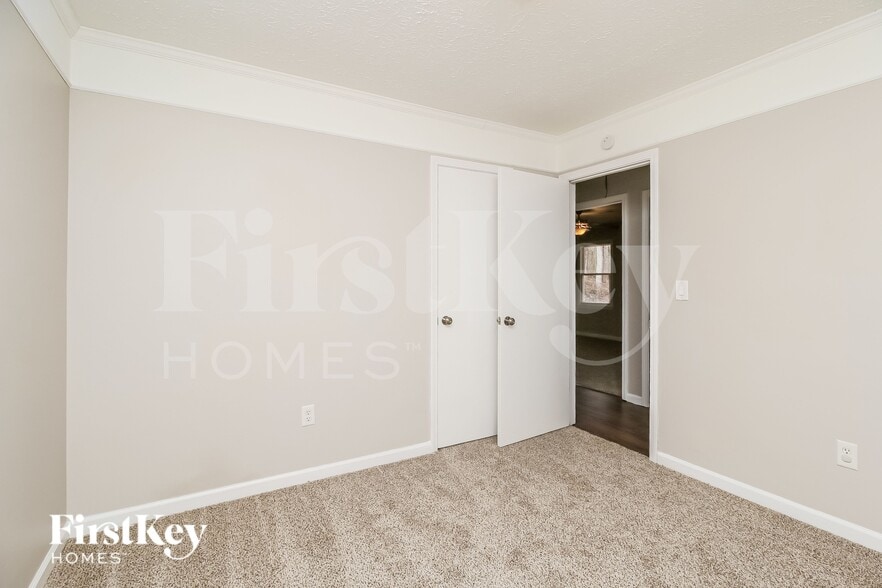 Building Photo - 388 Scenic Ln