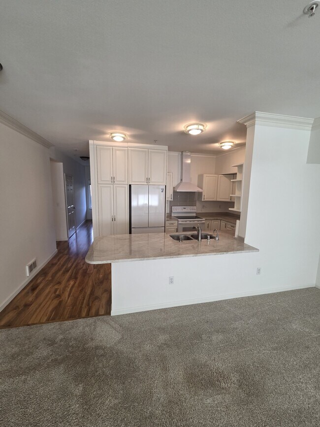 Building Photo - 6125 NE 175th St