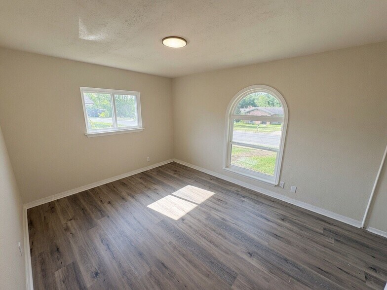 Building Photo - 14147 Swallow Dr