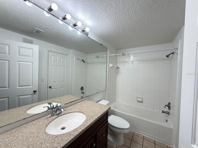 Building Photo - 14316 Fredricksburg Dr