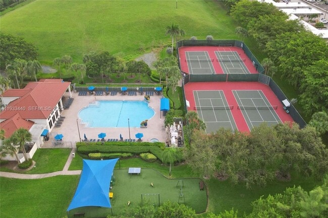 Building Photo - 1046 Satinleaf St