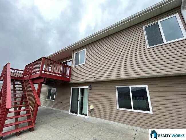 Building Photo - 8020 Renatta Dr