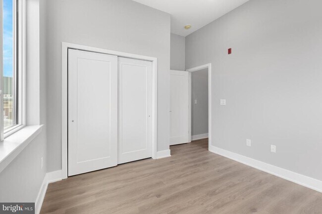 Building Photo - 2119 N Front St