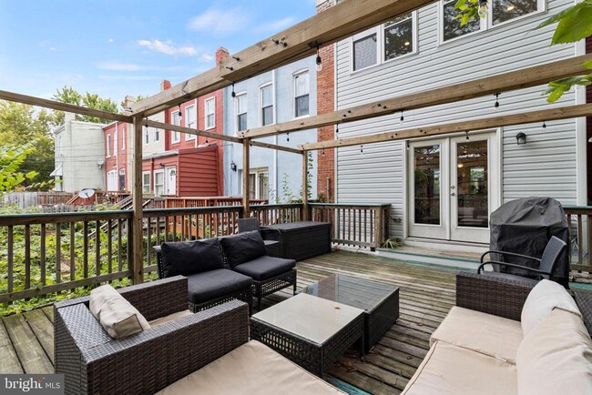 Building Photo - 1928 First St NE