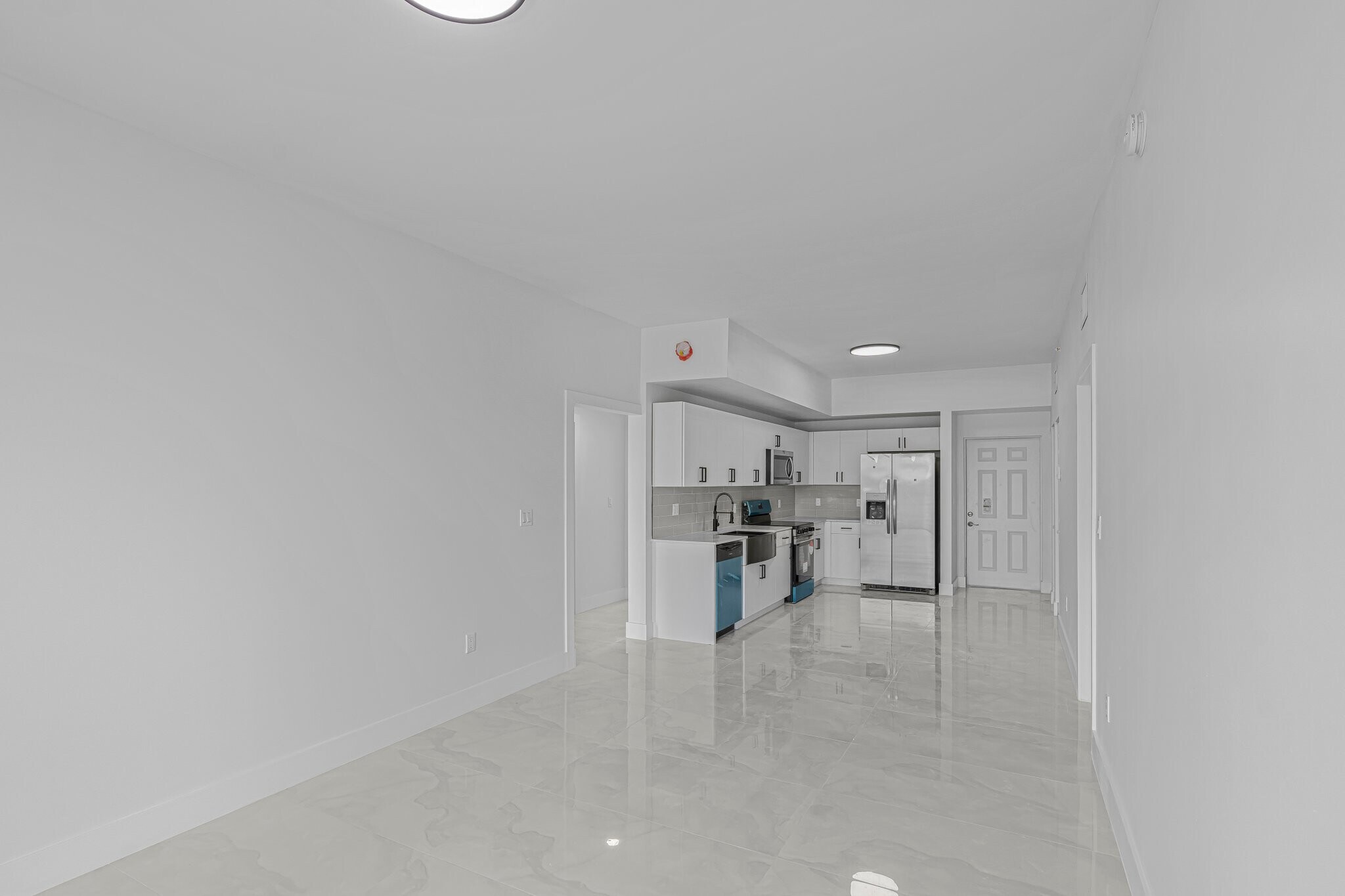Building Photo - 16925 SW 100th Ave