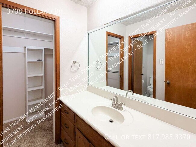 Building Photo - 3708 Holland Dr