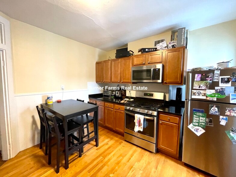 Building Photo - 59 Cedar St