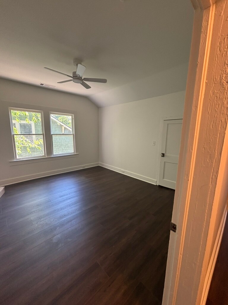 Bedroom 2 - Vaulted ceiling and walk-in closet - 631 Woodland Ave SE