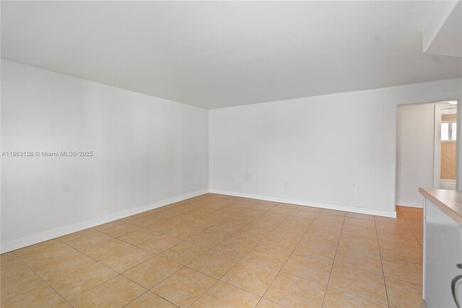 Building Photo - 3101 SW 27th Ave