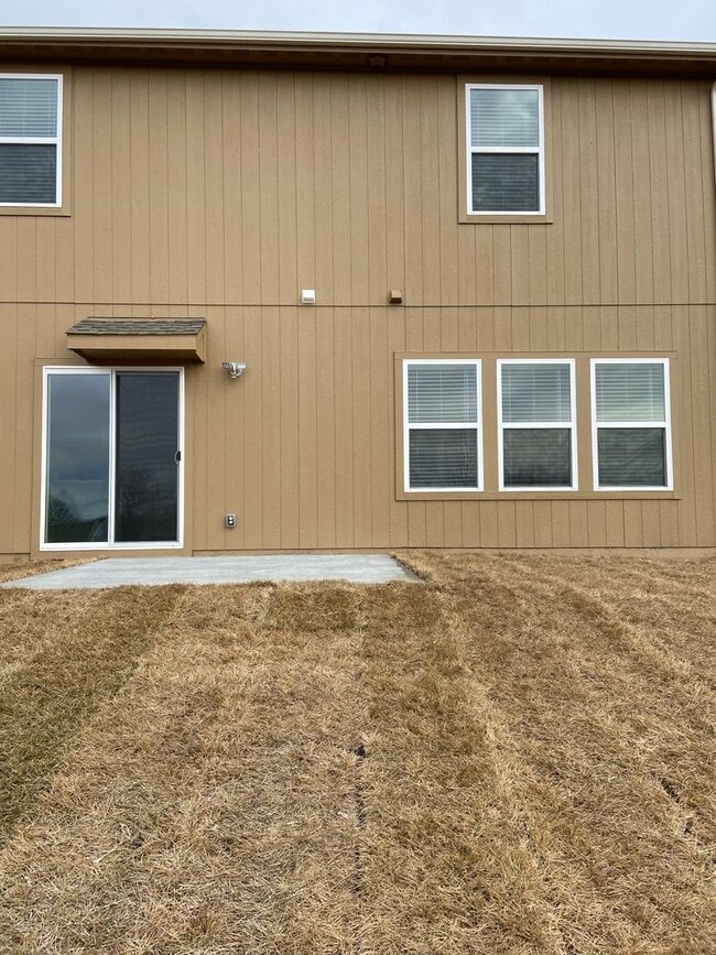 Building Photo - *Pre-leasing* | Three Bedroom | Two Bath H...
