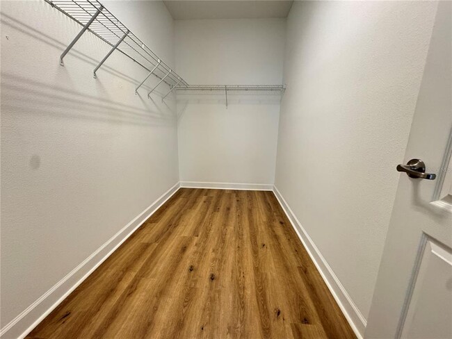 Building Photo - 6149 Waterside Island Ln