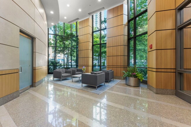 Building Photo - 400 N La Salle Dr