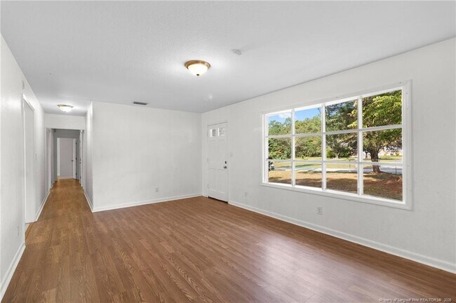 Building Photo - 161 Summerhill Rd