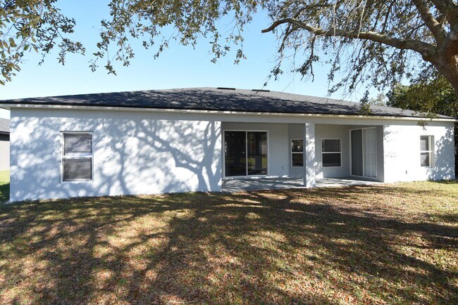 Building Photo - 4 bed, 2 bath located in Matanzas Woods su...