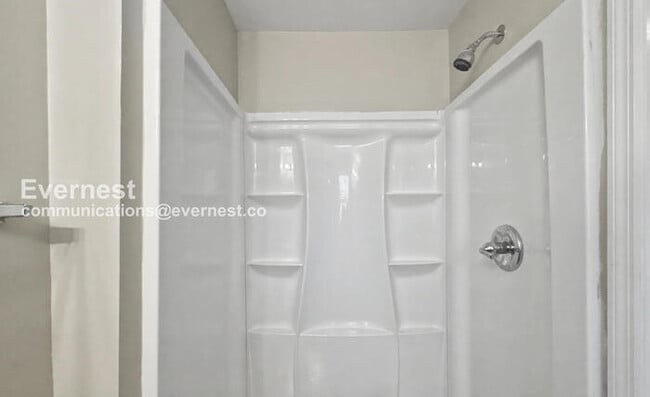 Building Photo - 1140 Daniel Dr