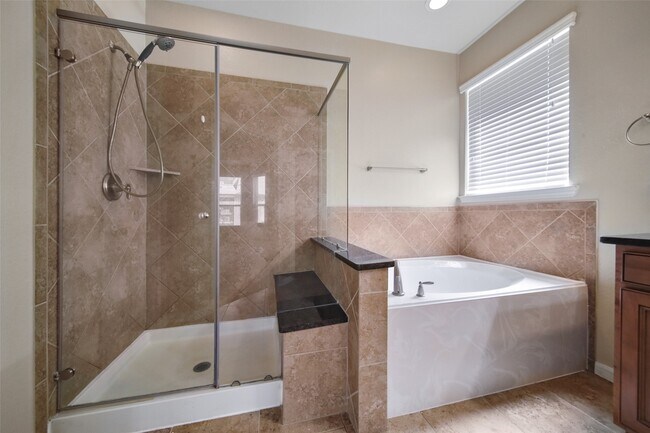 Building Photo - 25208 Forest Ledge Dr