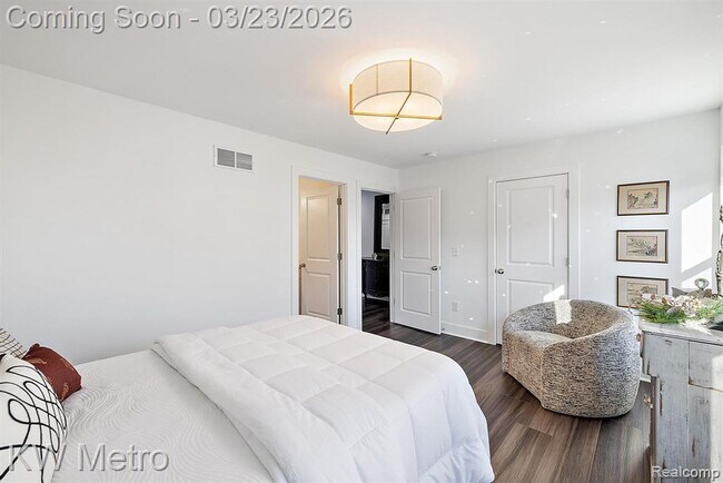 Building Photo - 5931 Stella Dr