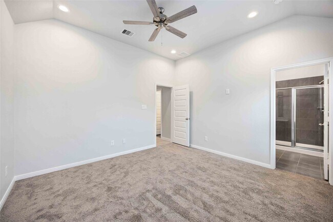 Building Photo - 11824 E Gate Dr