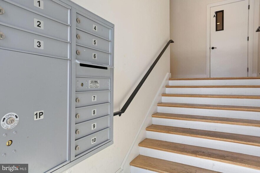 Building Photo - 811 Upshur St NW