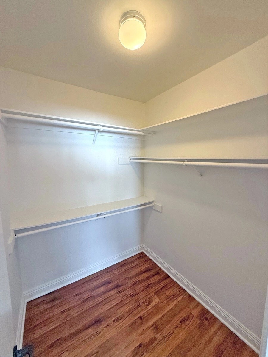 Building Photo - 5000 Whitsett Ave