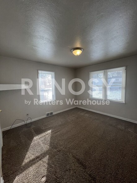 Building Photo - 9812 Balboa Dr