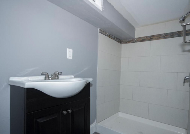 Building Photo - Beautiful Fully Renovated Baltimore City R...