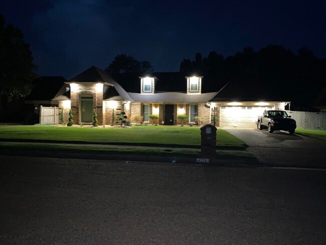 Primary Photo - 4220 Glenroy Dr