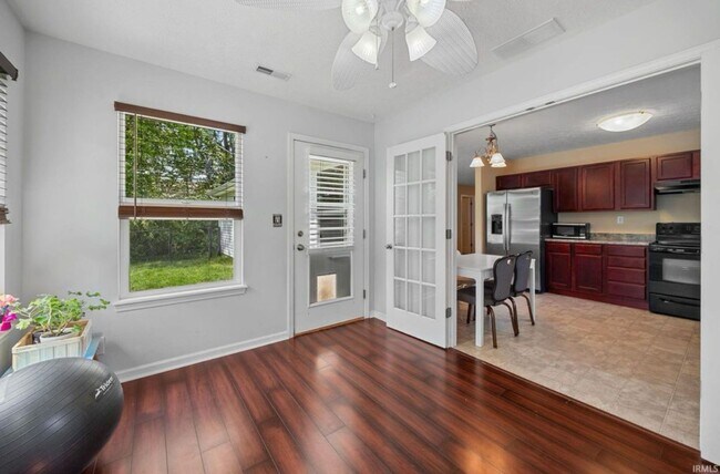 Building Photo - Charming 3BR Home with Sunroom Near Purdue University