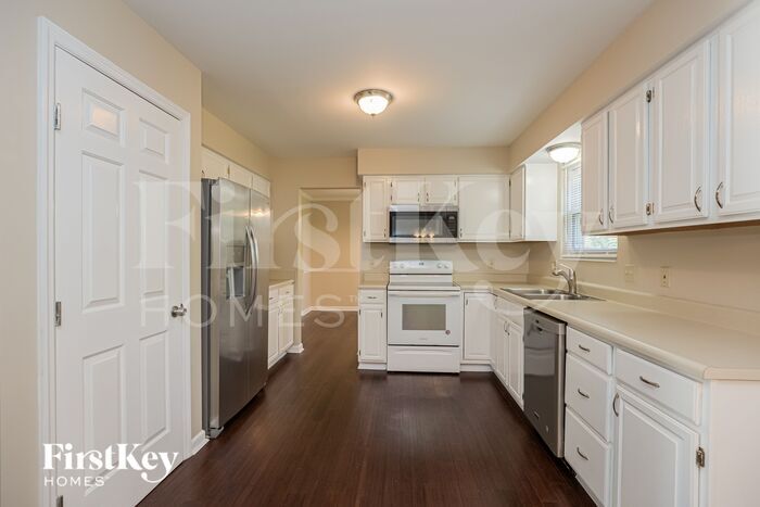 Building Photo - 9742 Coventry Ct