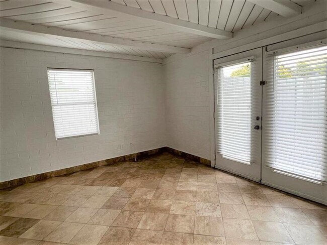 Building Photo - 4127 N 18th Pl