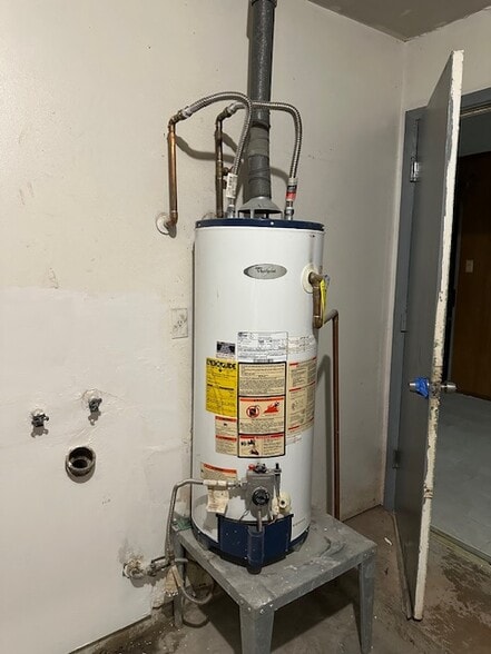 Building Photo - 3719 Tiffany Dr