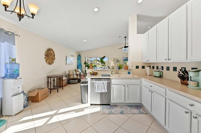 Building Photo - 865 SE Westminster Pl