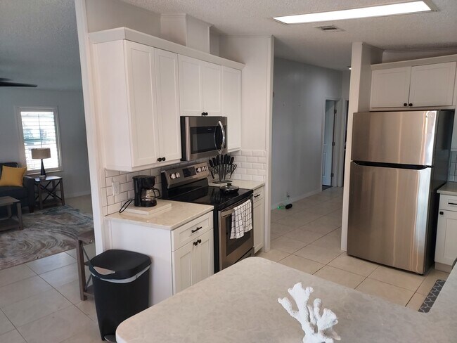 Building Photo - 17500 Primrose Ct