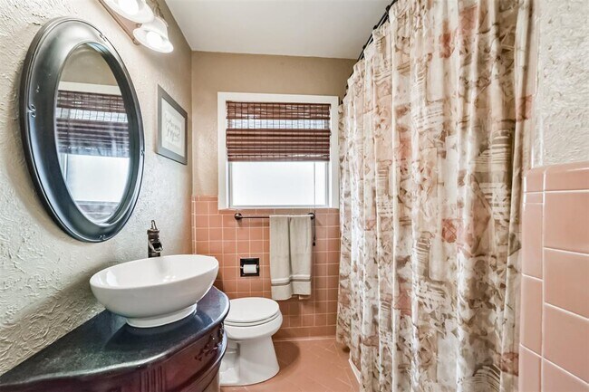 Building Photo - 9910 Pine Lake Dr