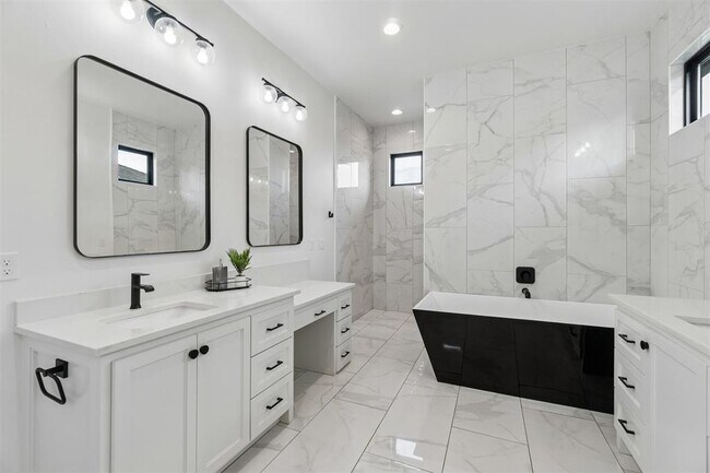 Building Photo - 2109 Wiregrass Dr