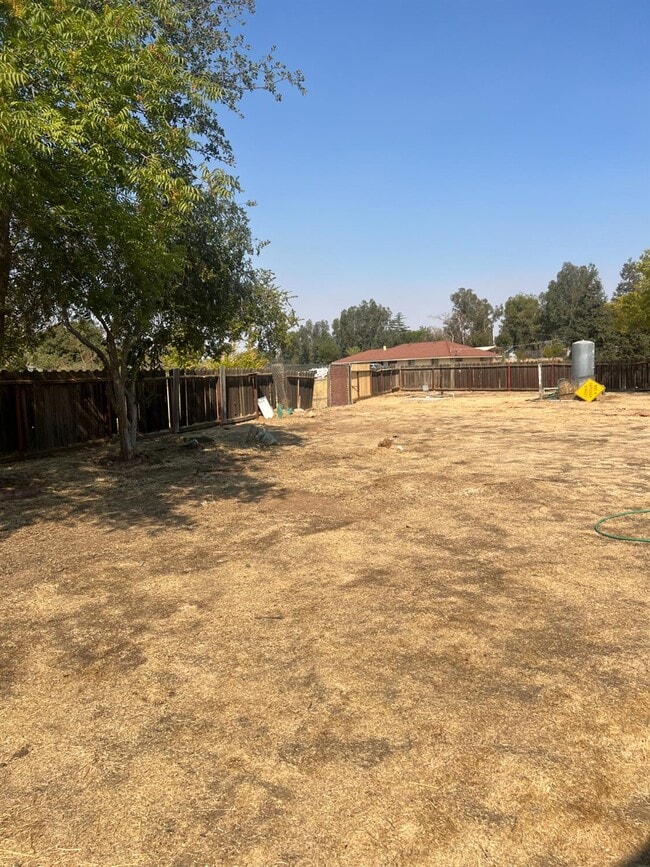 Building Photo - 17495 Melba Dr E
