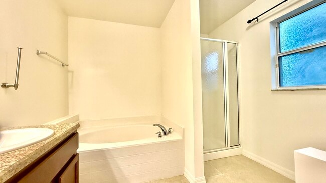 Building Photo - 1087 Osborne Ct