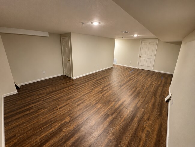 Building Photo - 10803 Oasis Ct