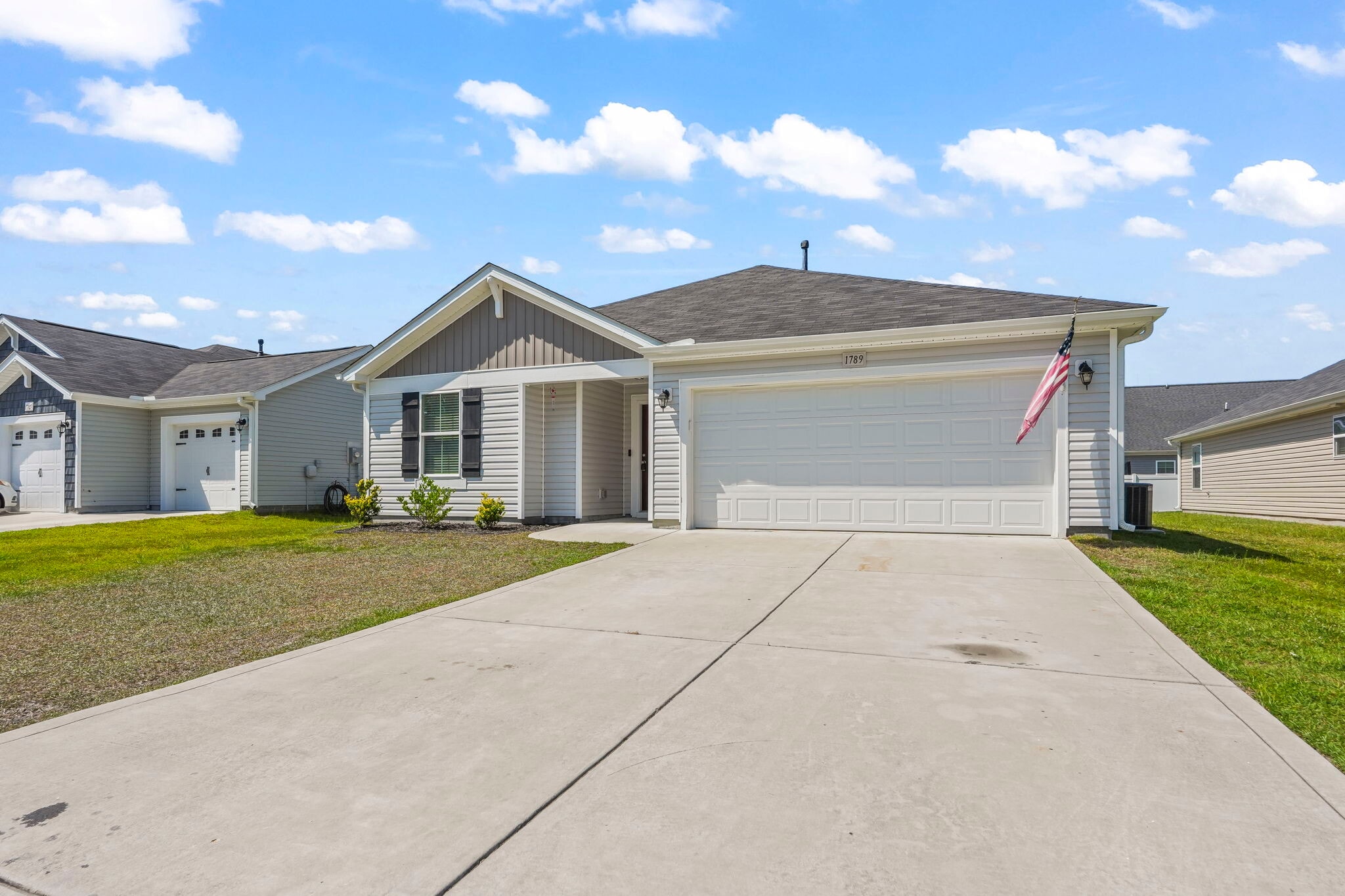 Building Photo - 1789 Sapphire Dr