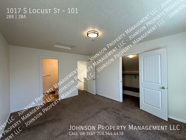 Building Photo - 1017 S Locust St