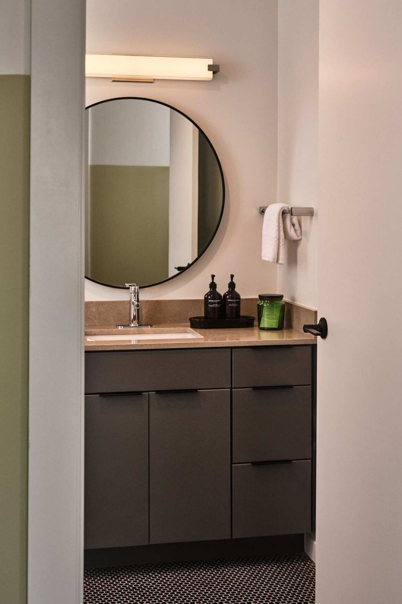 Building Photo - 812 Zubly St