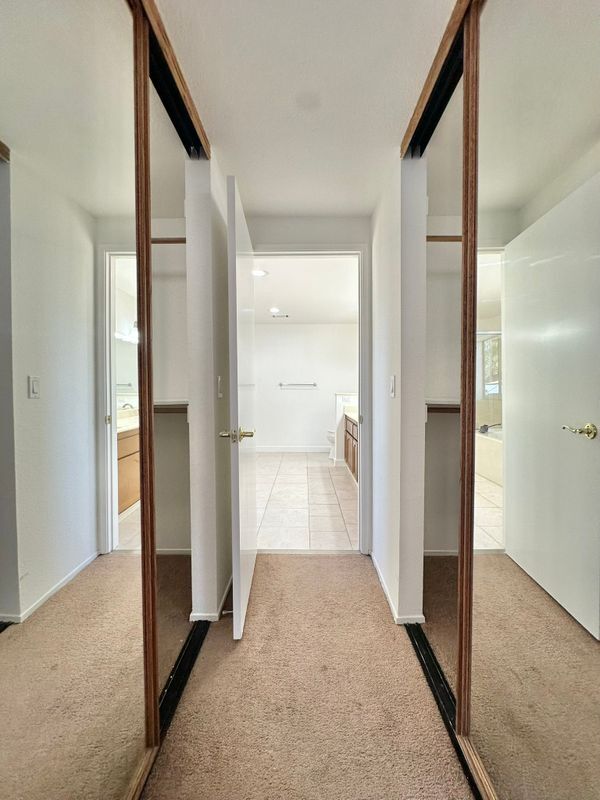 Building Photo - 768 Rose Dr